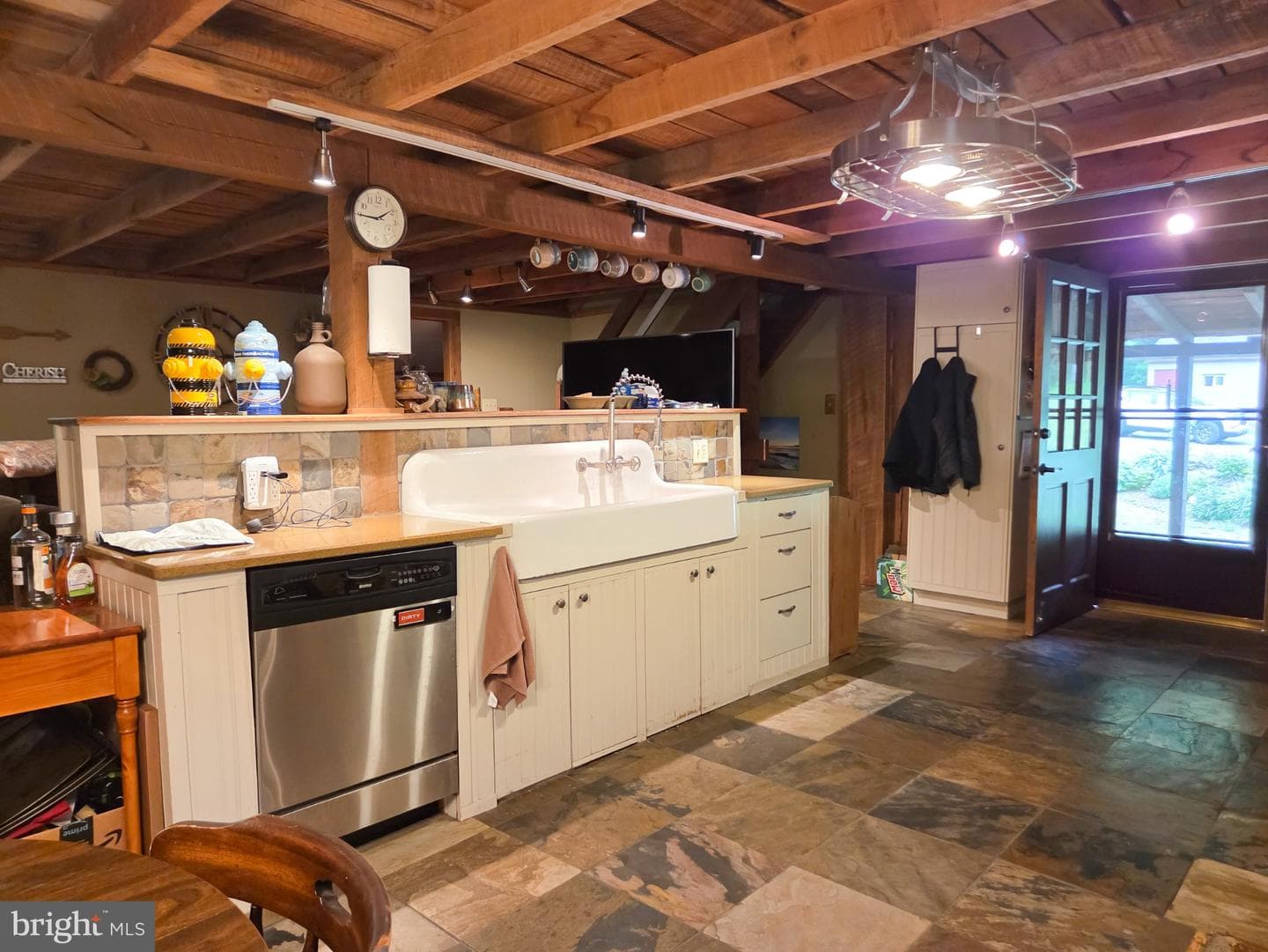 140 Sandhill Road photo 6