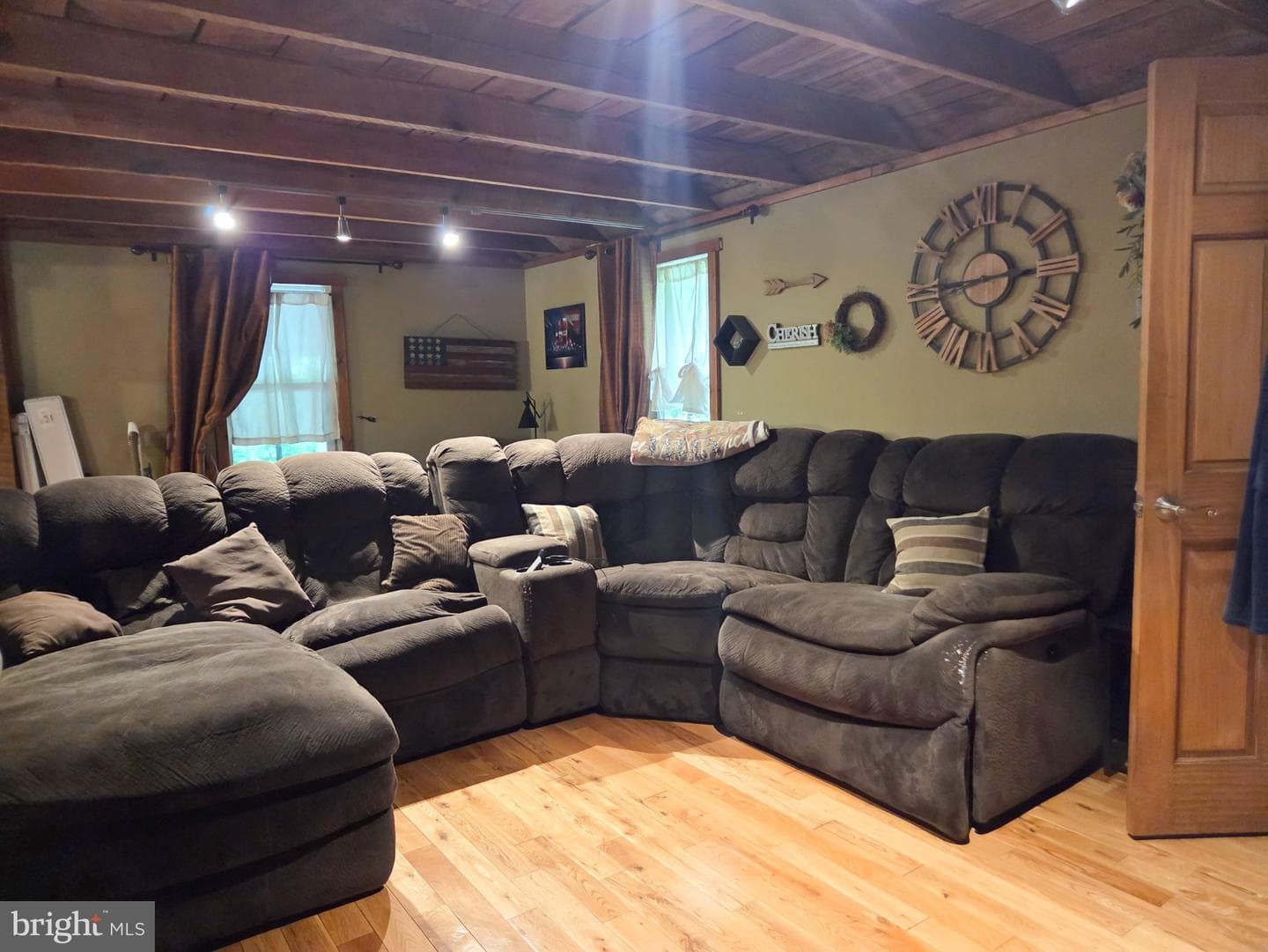 140 Sandhill Road photo 9