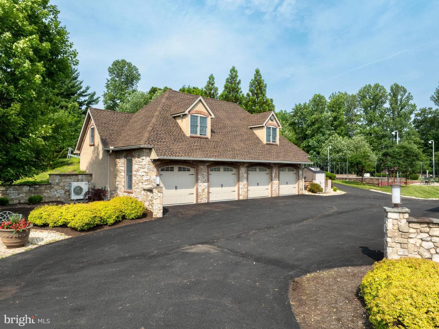 479 Imperial Drive photo 79