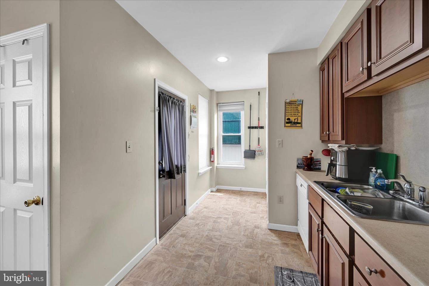 942 Pike Street photo 12