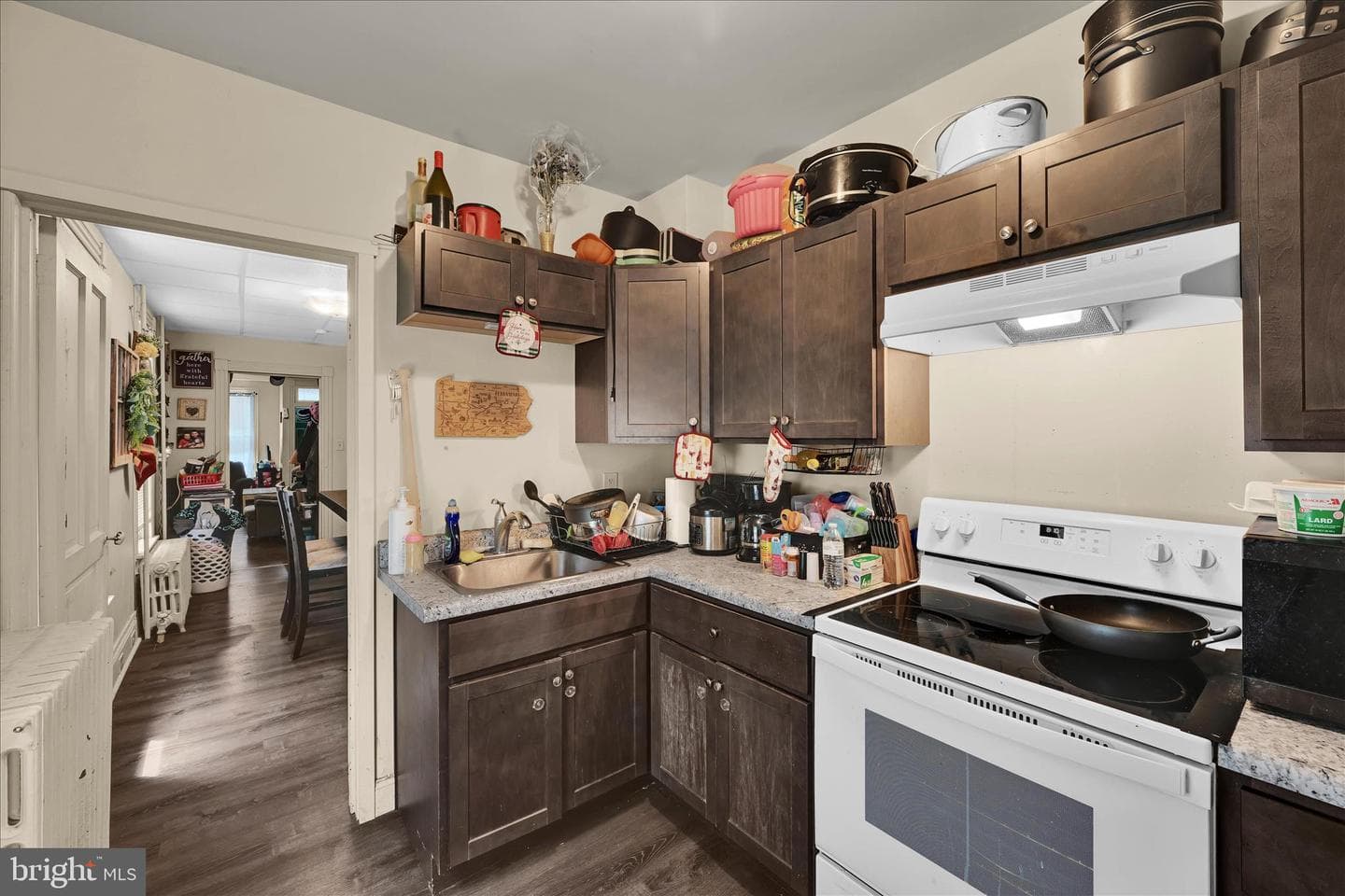 1349 Moss Street photo 15