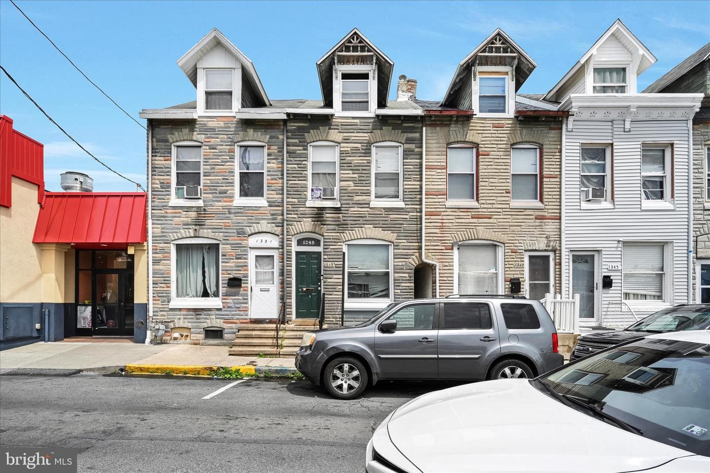 1349 Moss Street photo 4