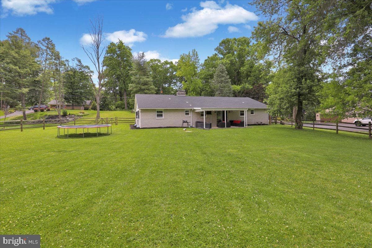 325 Faust Road photo 7