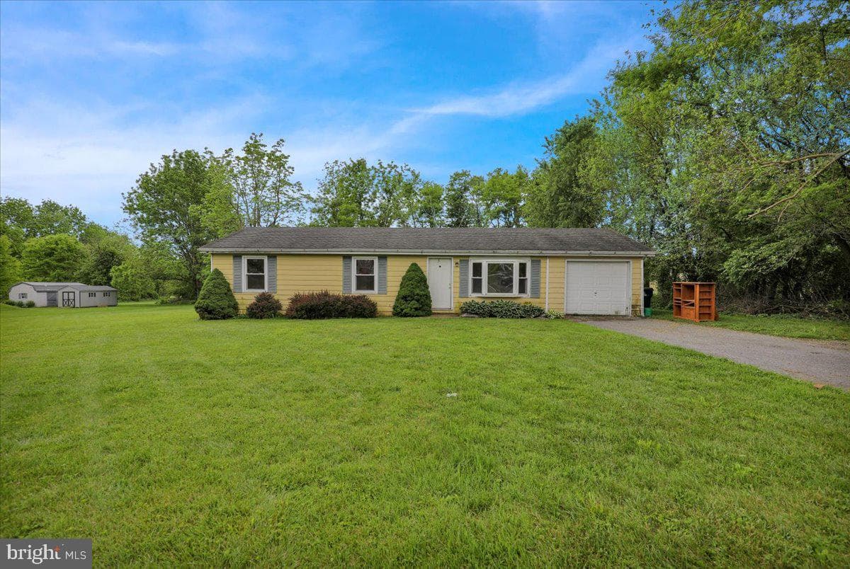1068 Stouchsburg Road photo 2