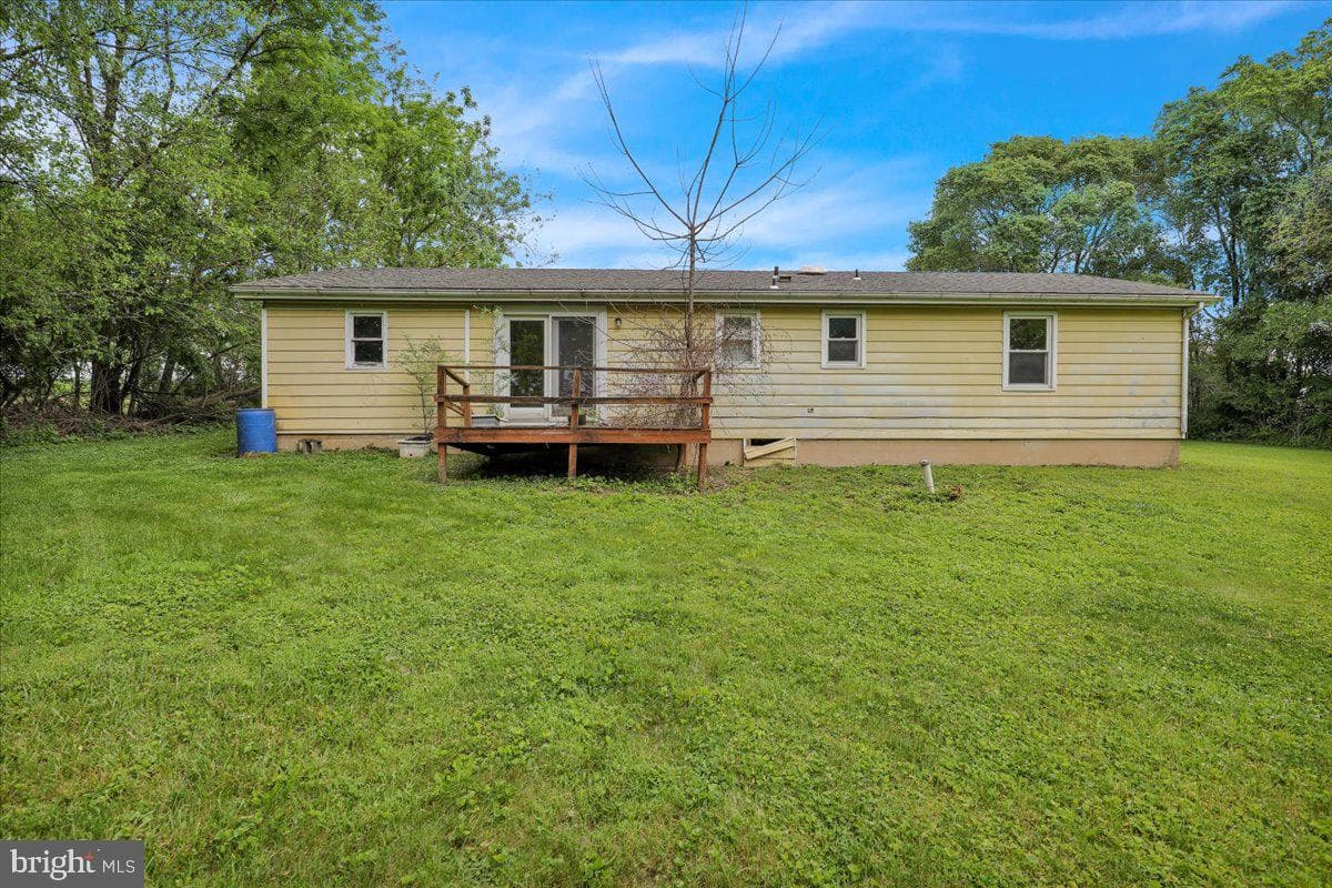 1068 Stouchsburg Road photo 5