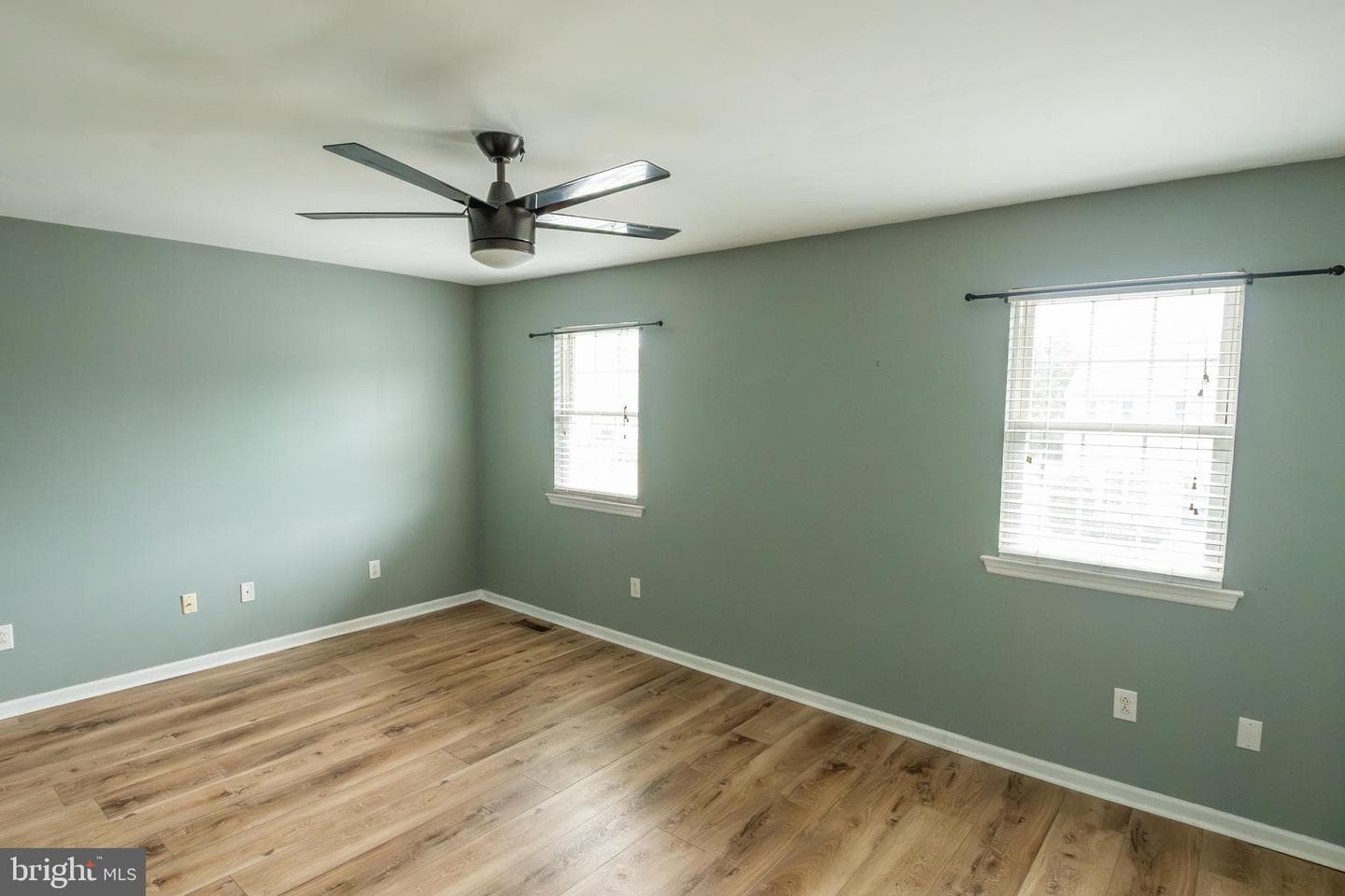 111 Canberra Court photo 18