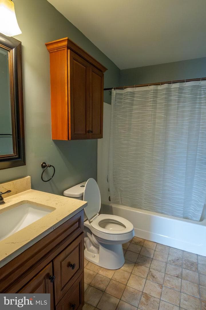 111 Canberra Court photo 22