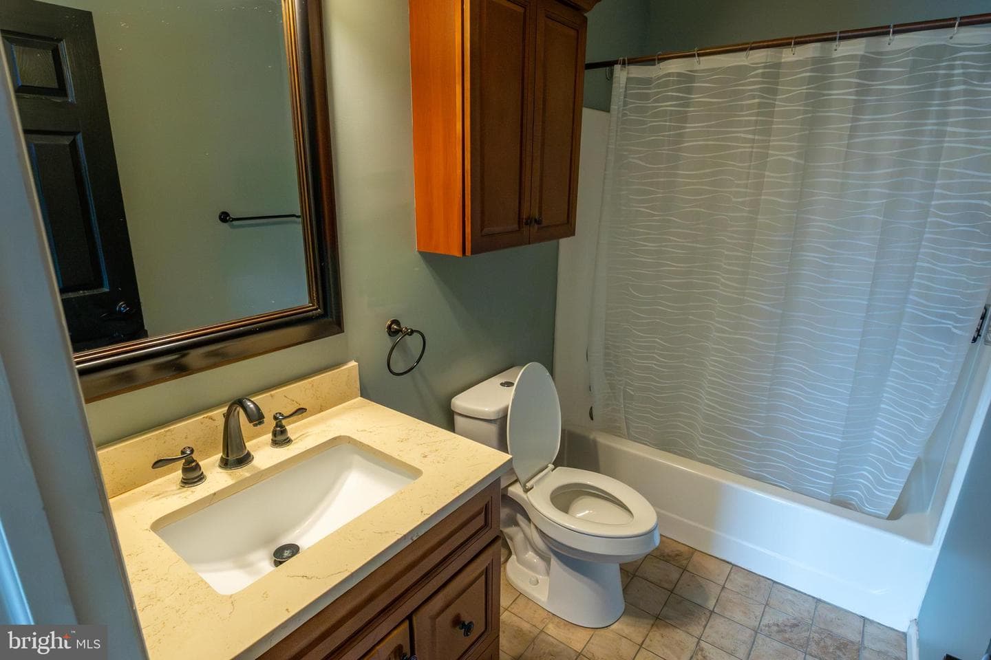 111 Canberra Court photo 23