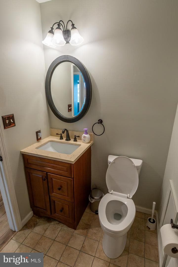 111 Canberra Court photo 24