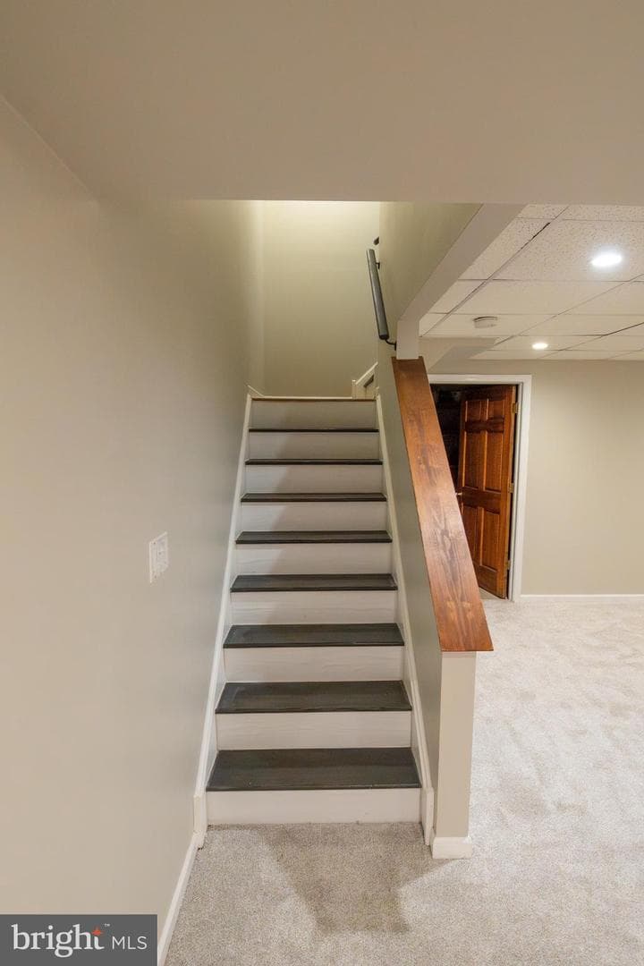 111 Canberra Court photo 26