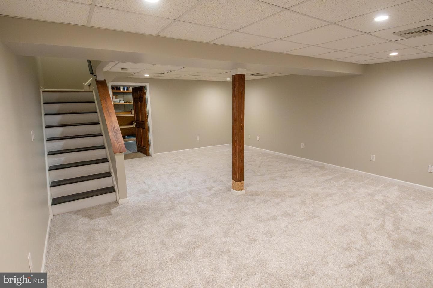 111 Canberra Court photo 27