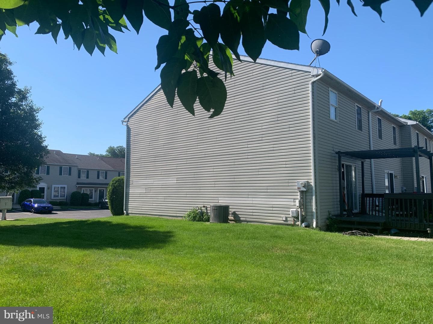 111 Canberra Court photo 3