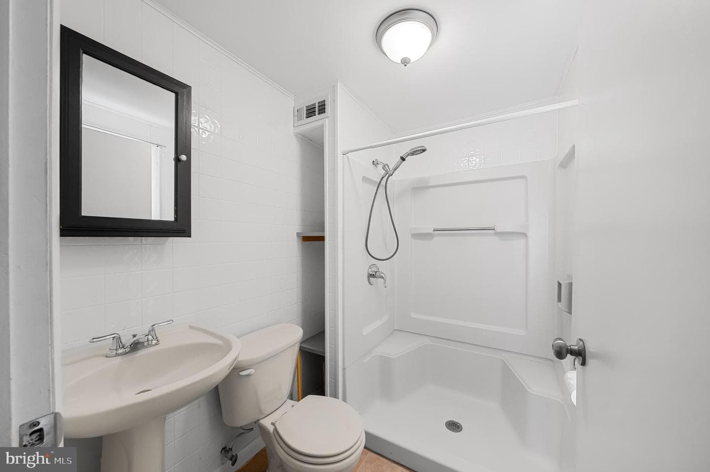 108 Poplar Road photo 24