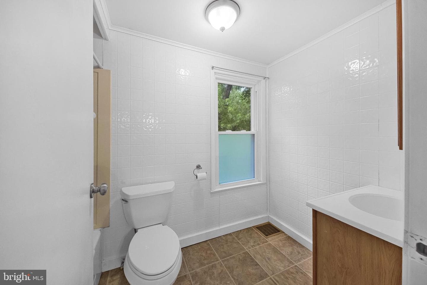 108 Poplar Road photo 33