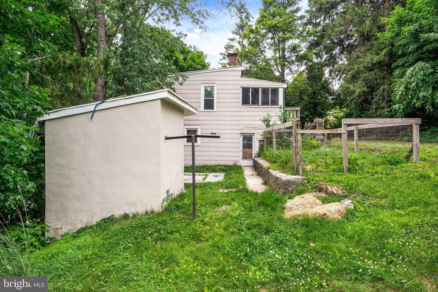 108 Poplar Road photo 40