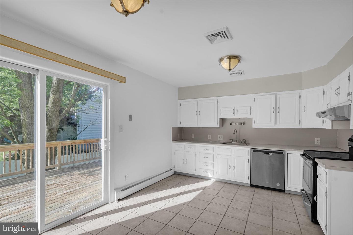 97 Wellington Boulevard photo 12
