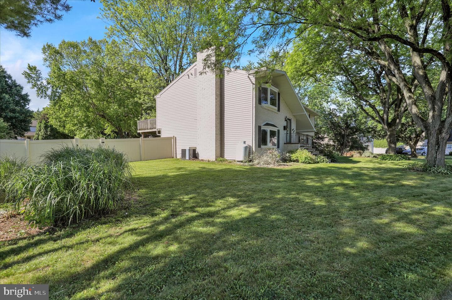 97 Wellington Boulevard photo 32