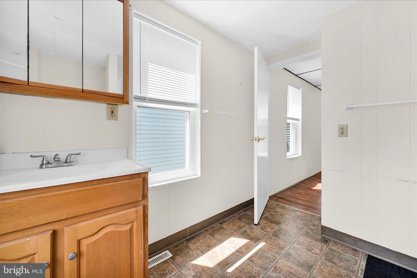 940 Pike Street photo 28