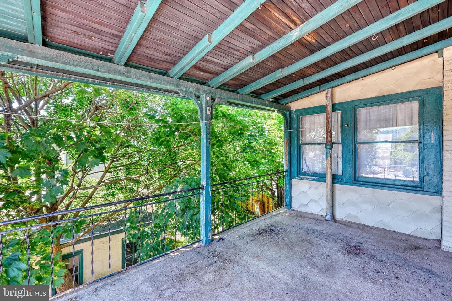 228 W Douglass Street photo 36