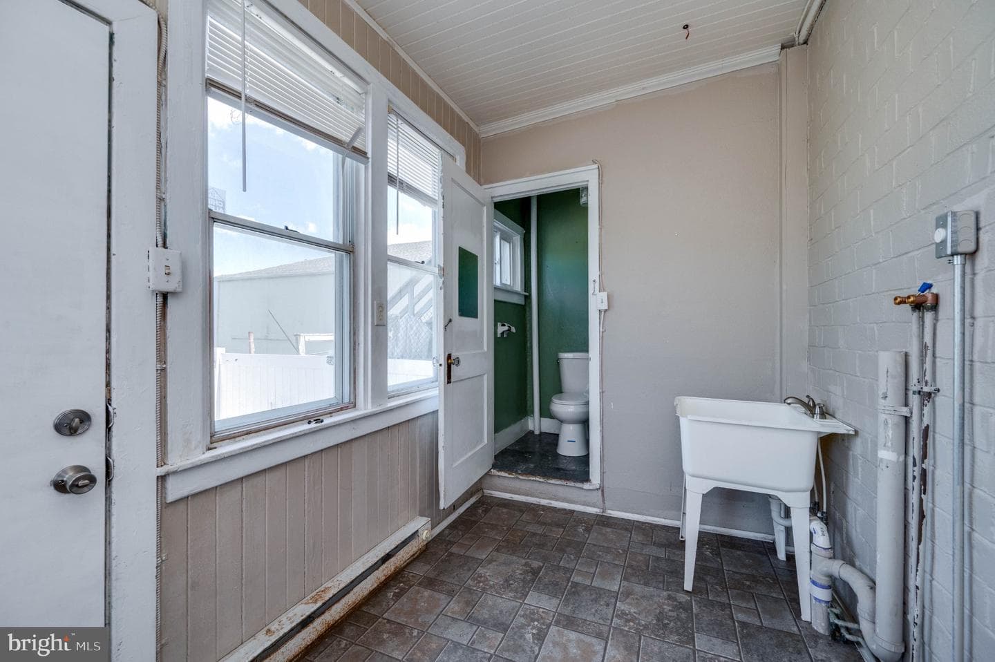 645 Lancaster Avenue photo 23