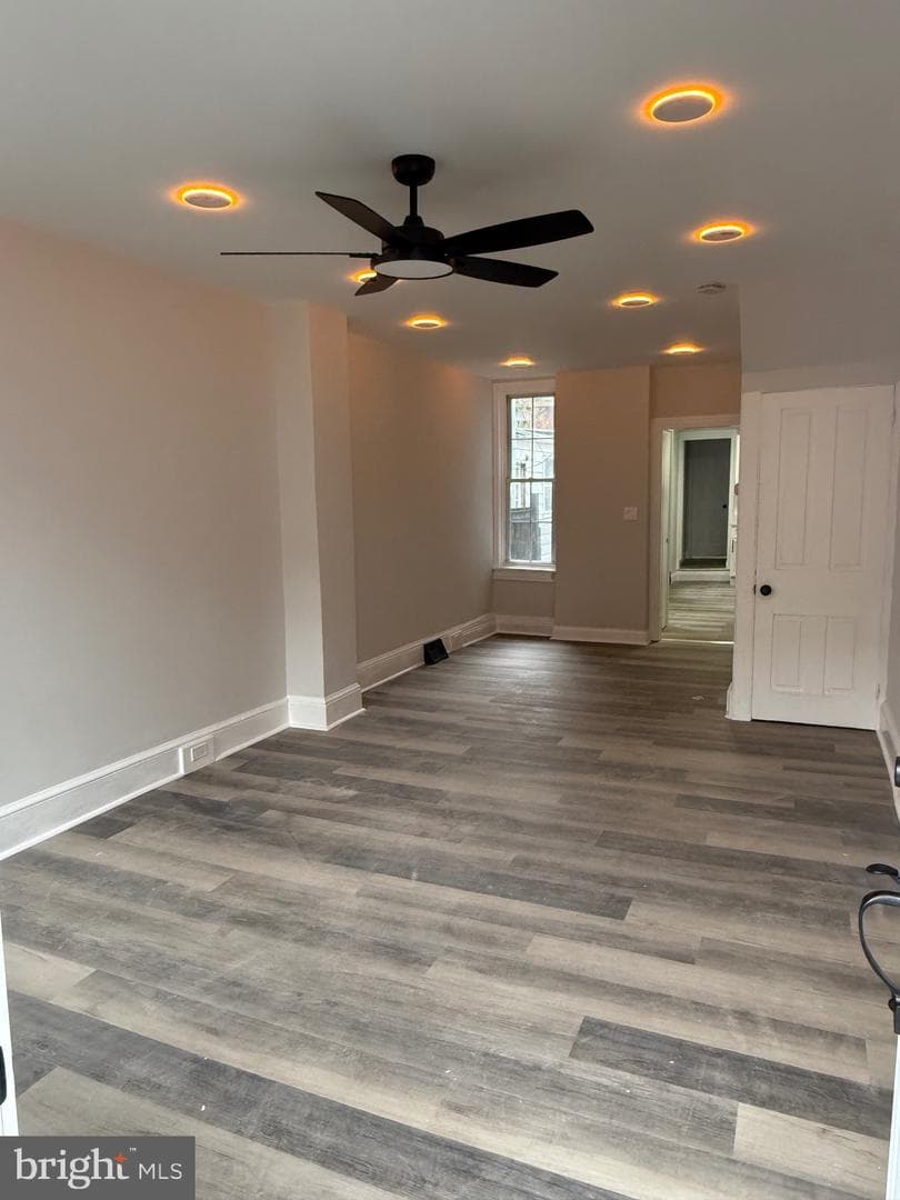 535 Moss Street photo 3