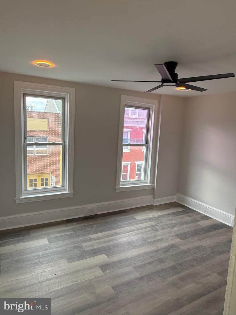 535 Moss Street photo 9