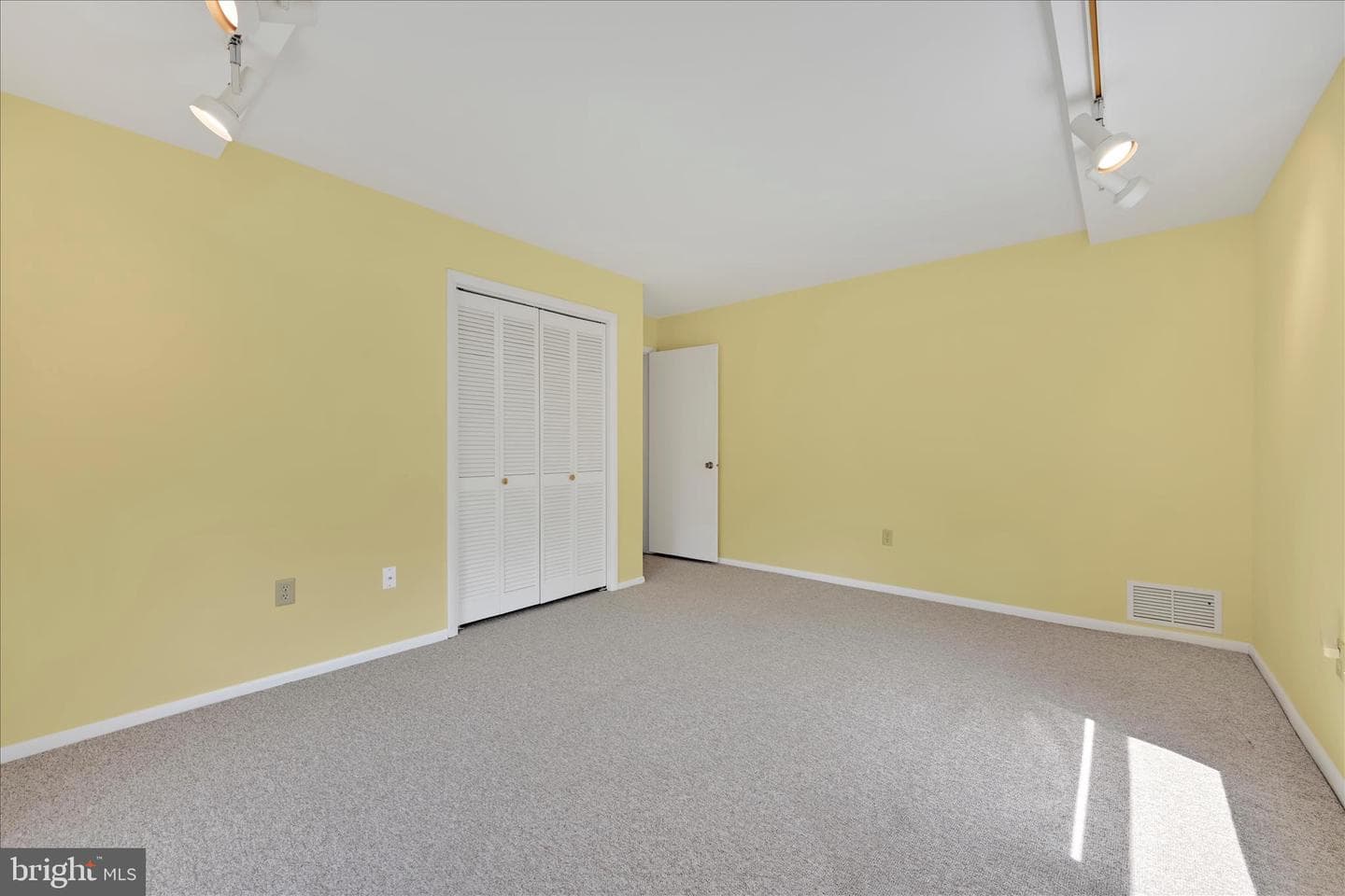 1375 Pershing Boulevard #608 photo 16