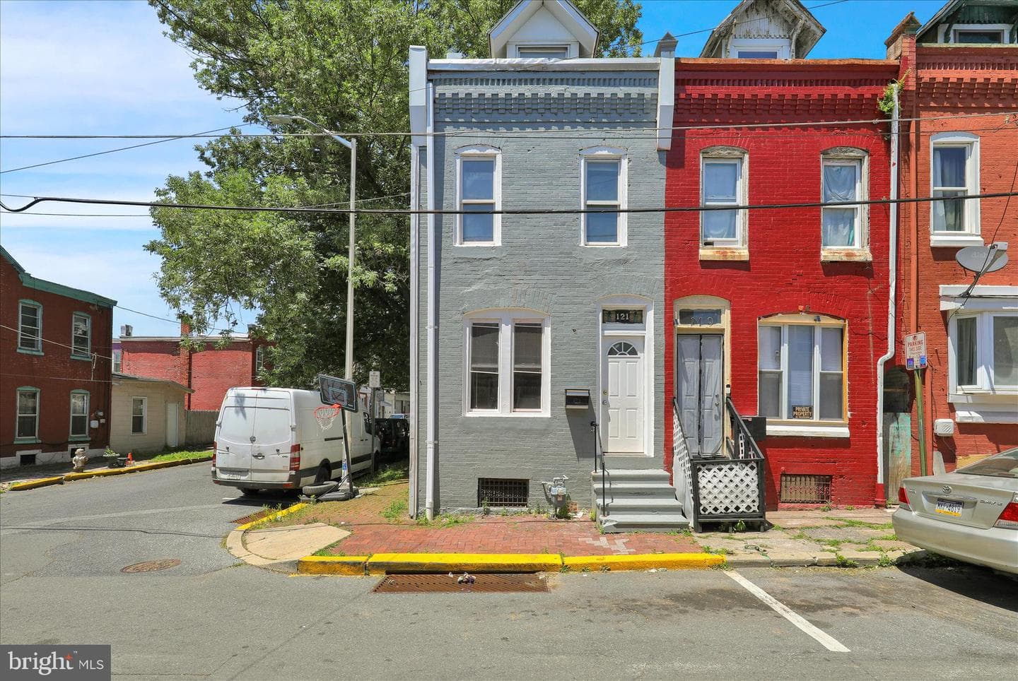 121 W Elm Street, Reading