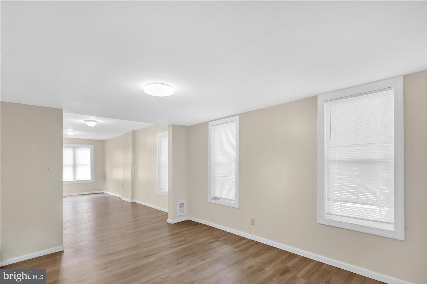 121 W Elm Street photo 12