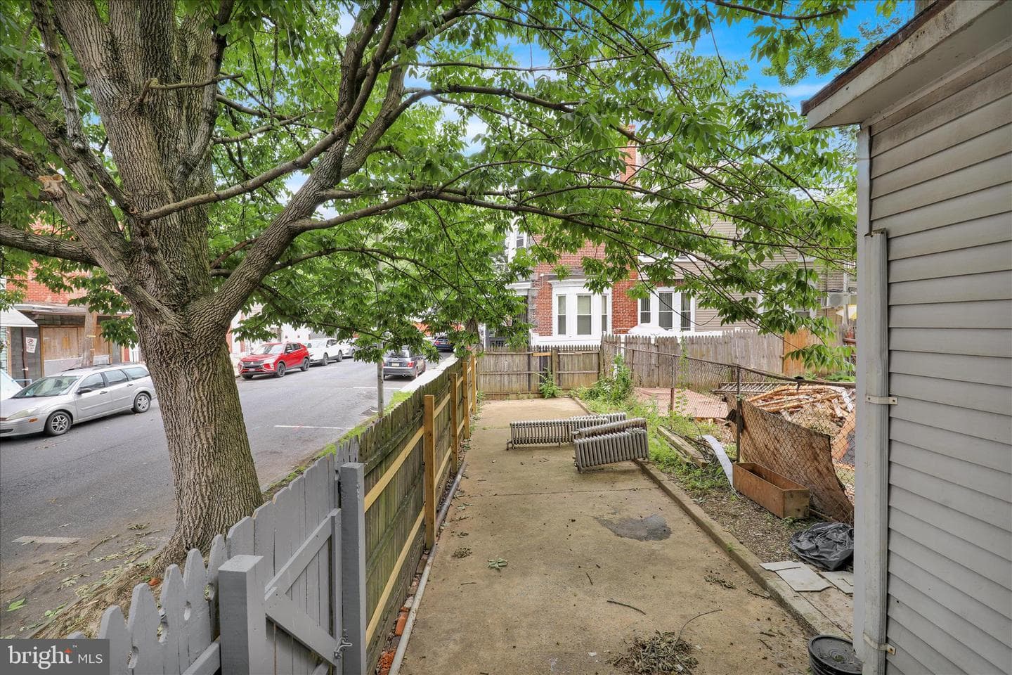 121 W Elm Street photo 20