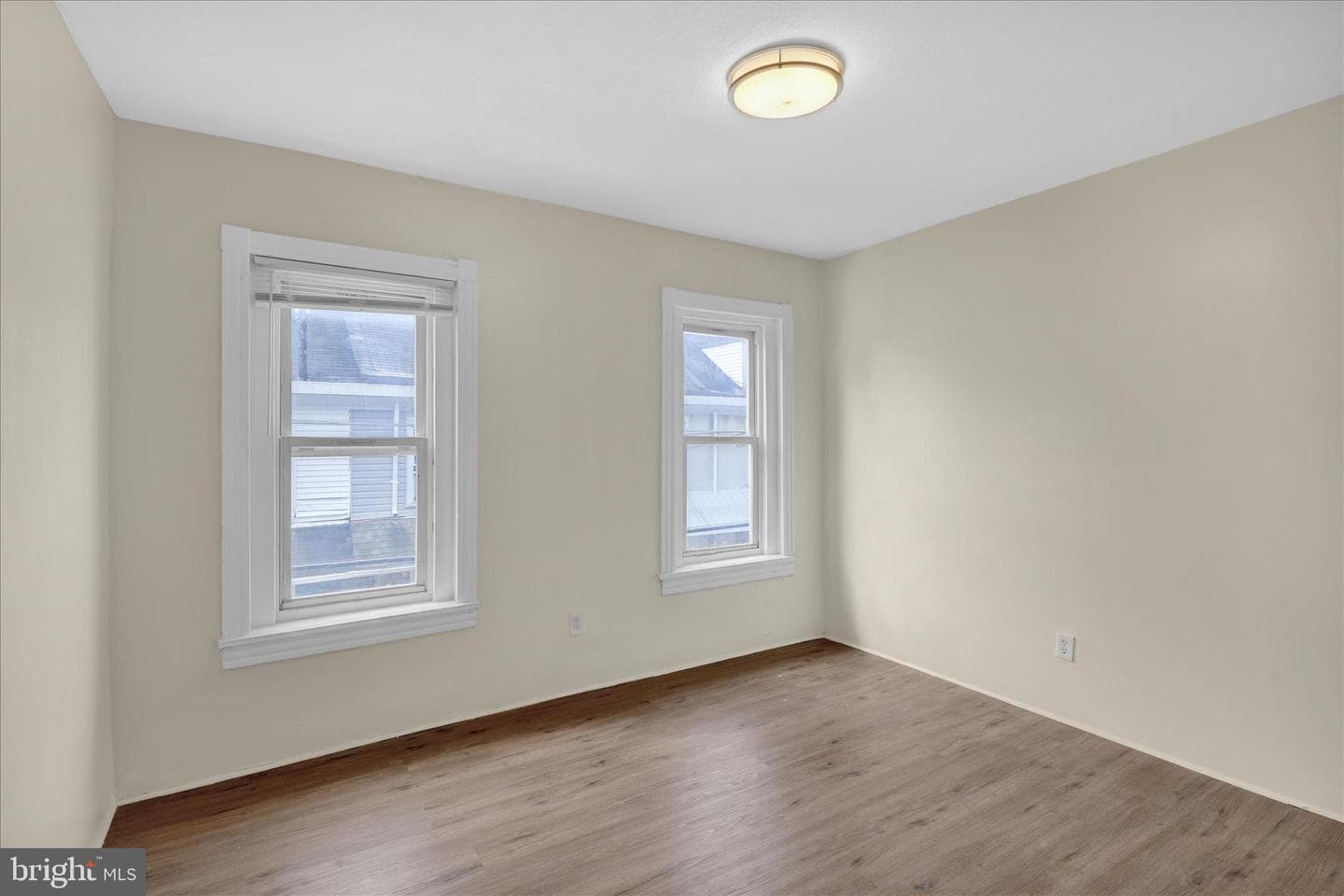 121 W Elm Street photo 21