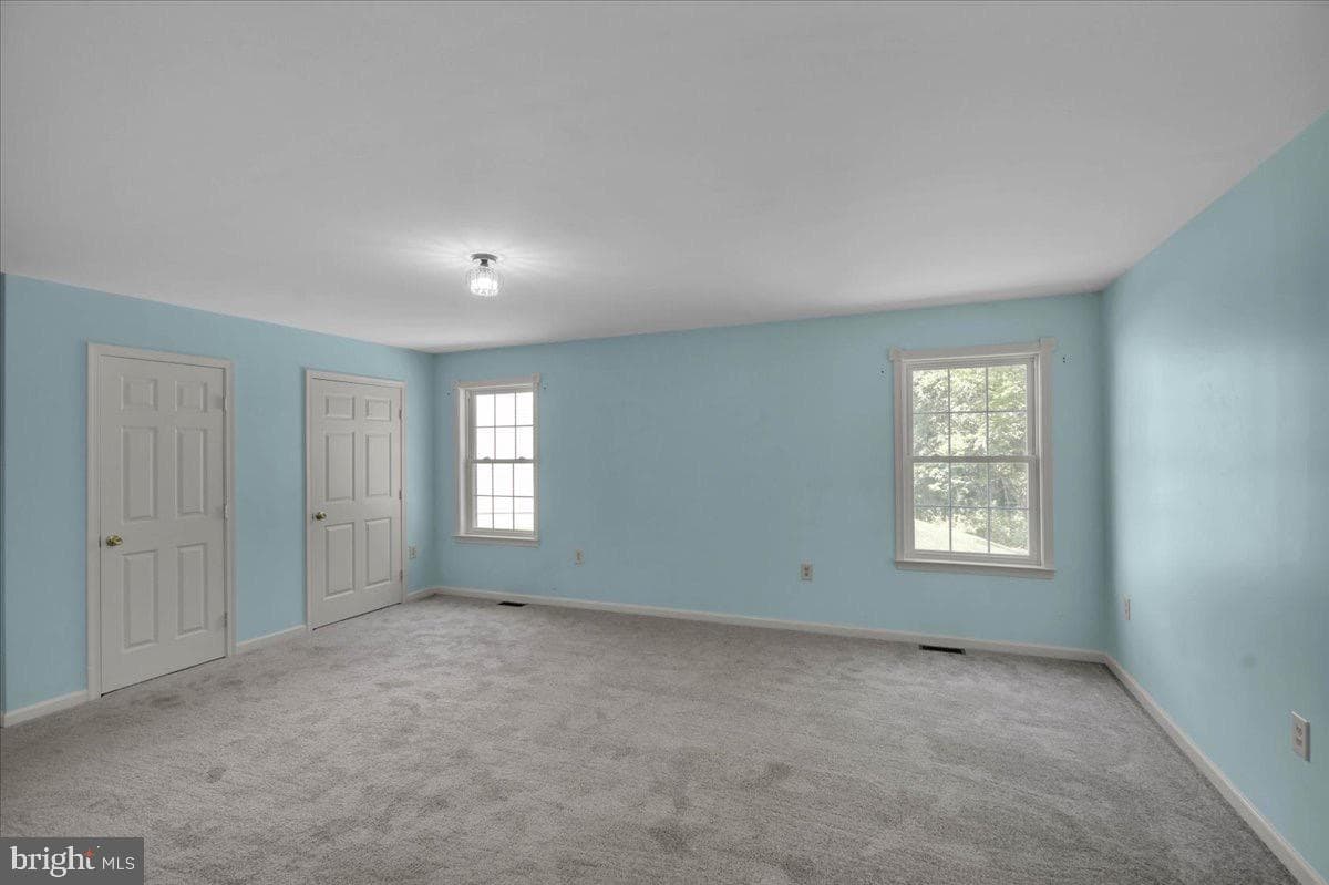 223 Woodbridge Lane photo 16