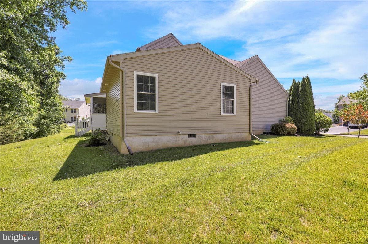 223 Woodbridge Lane photo 41
