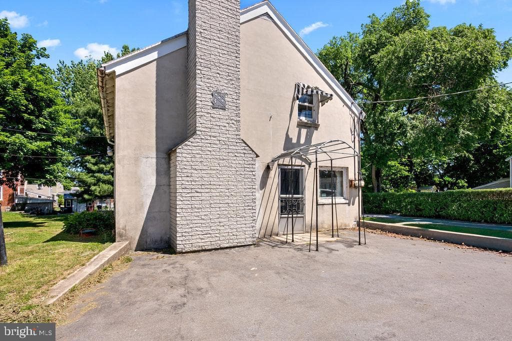 120 S Kemp Street photo 34