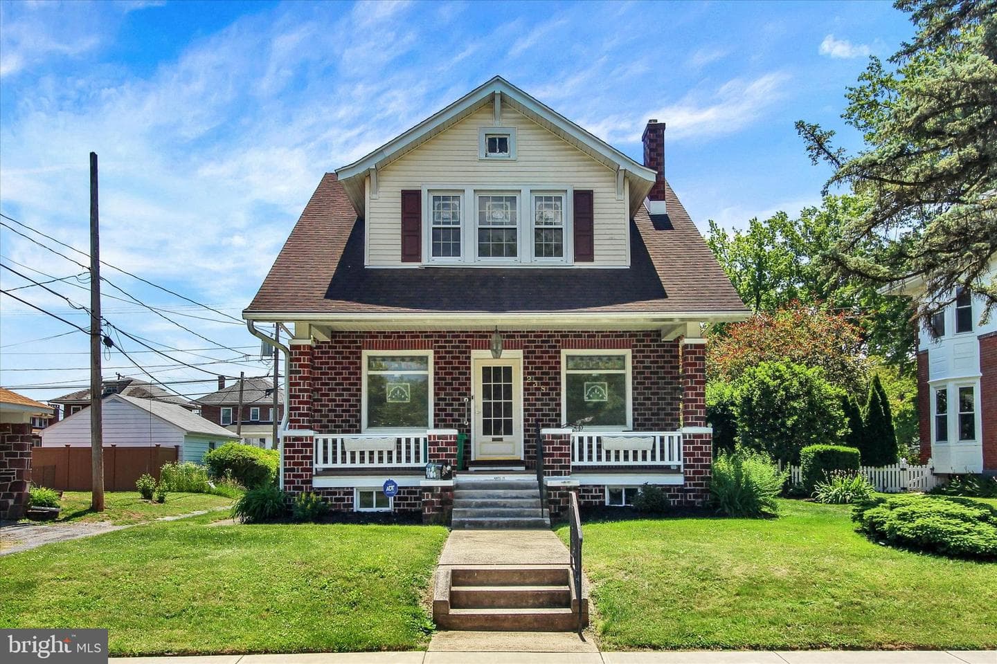 238 E Walnut Street, Reading