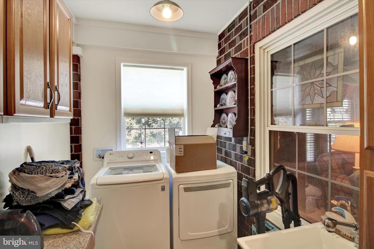 238 E Walnut Street photo 13
