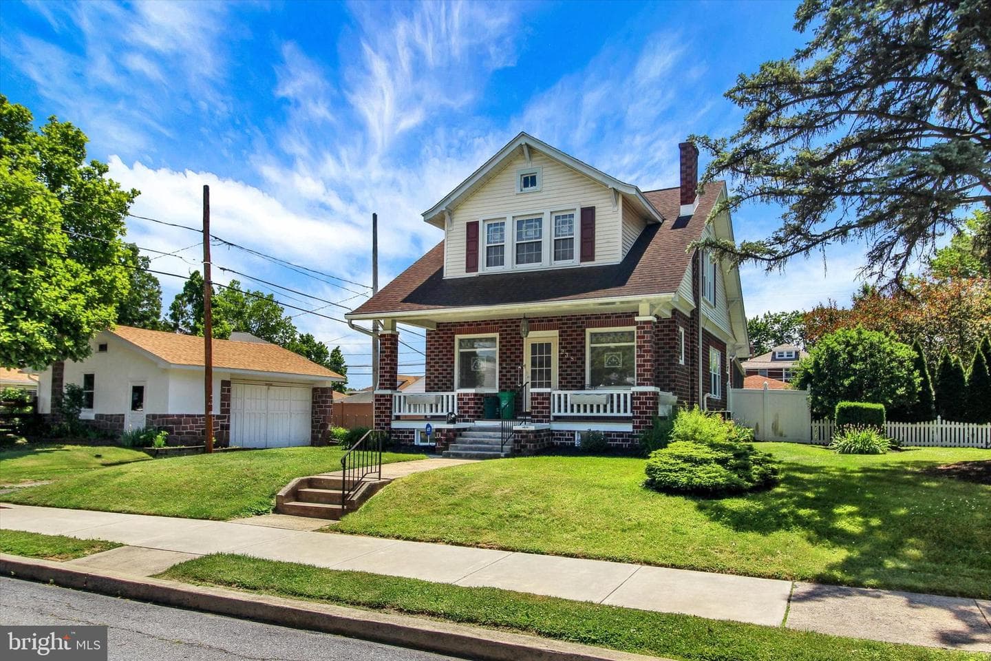 238 E Walnut Street photo 3