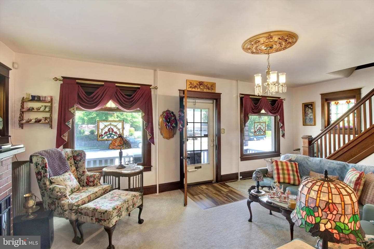 238 E Walnut Street photo 4