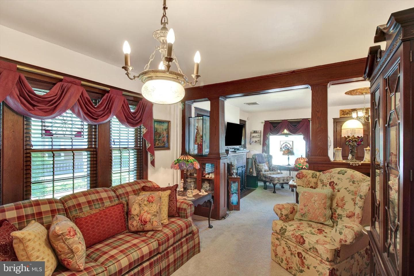 238 E Walnut Street photo 8