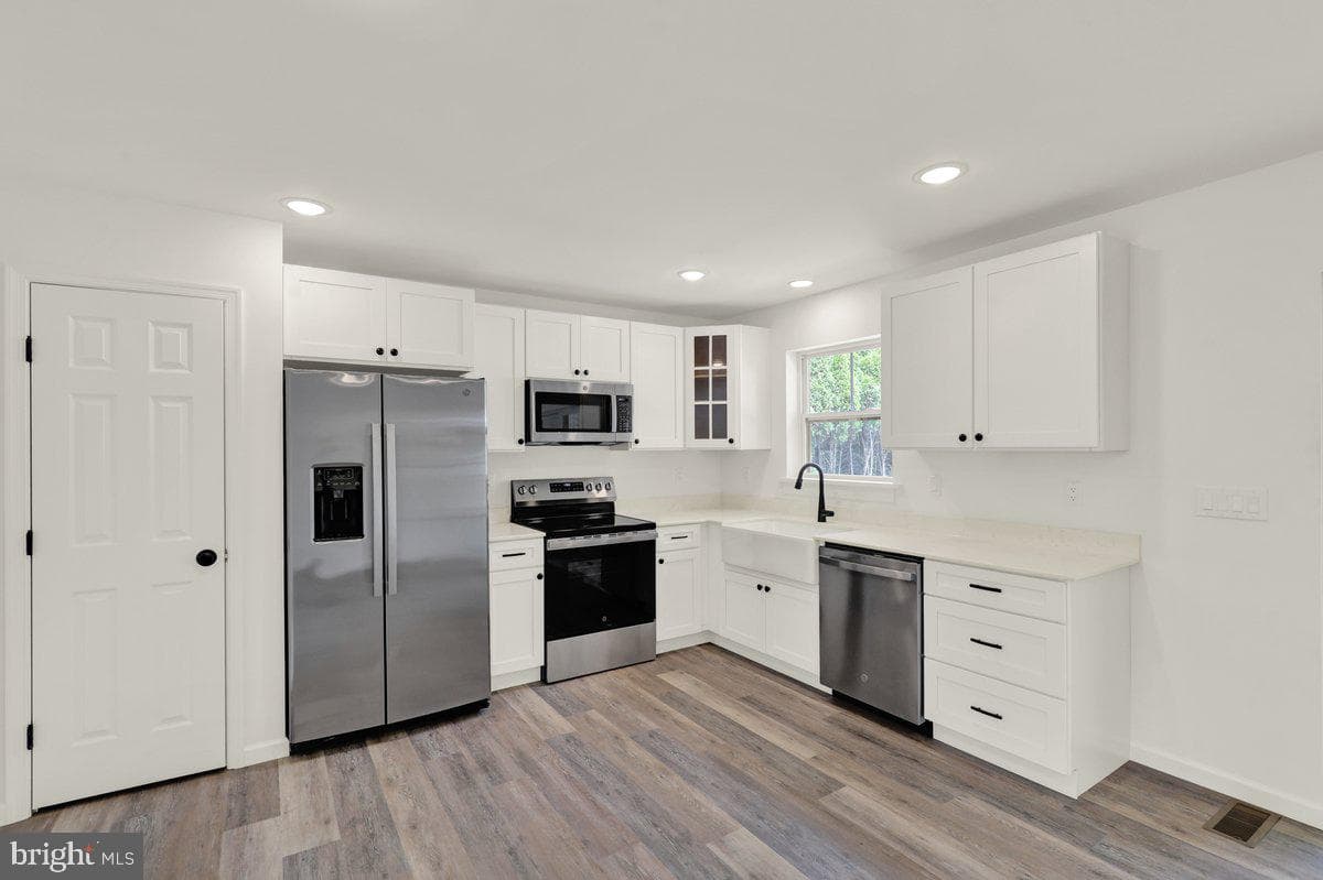 2515 Girard Avenue photo 11