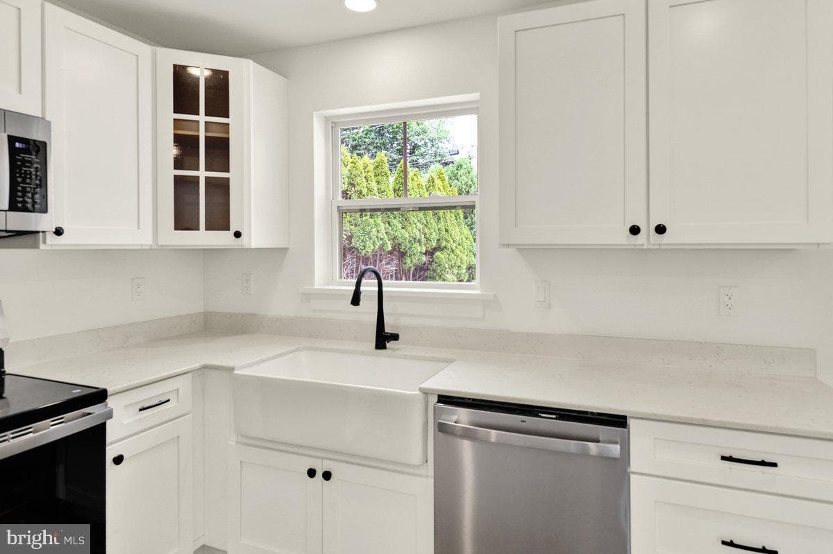2515 Girard Avenue photo 12