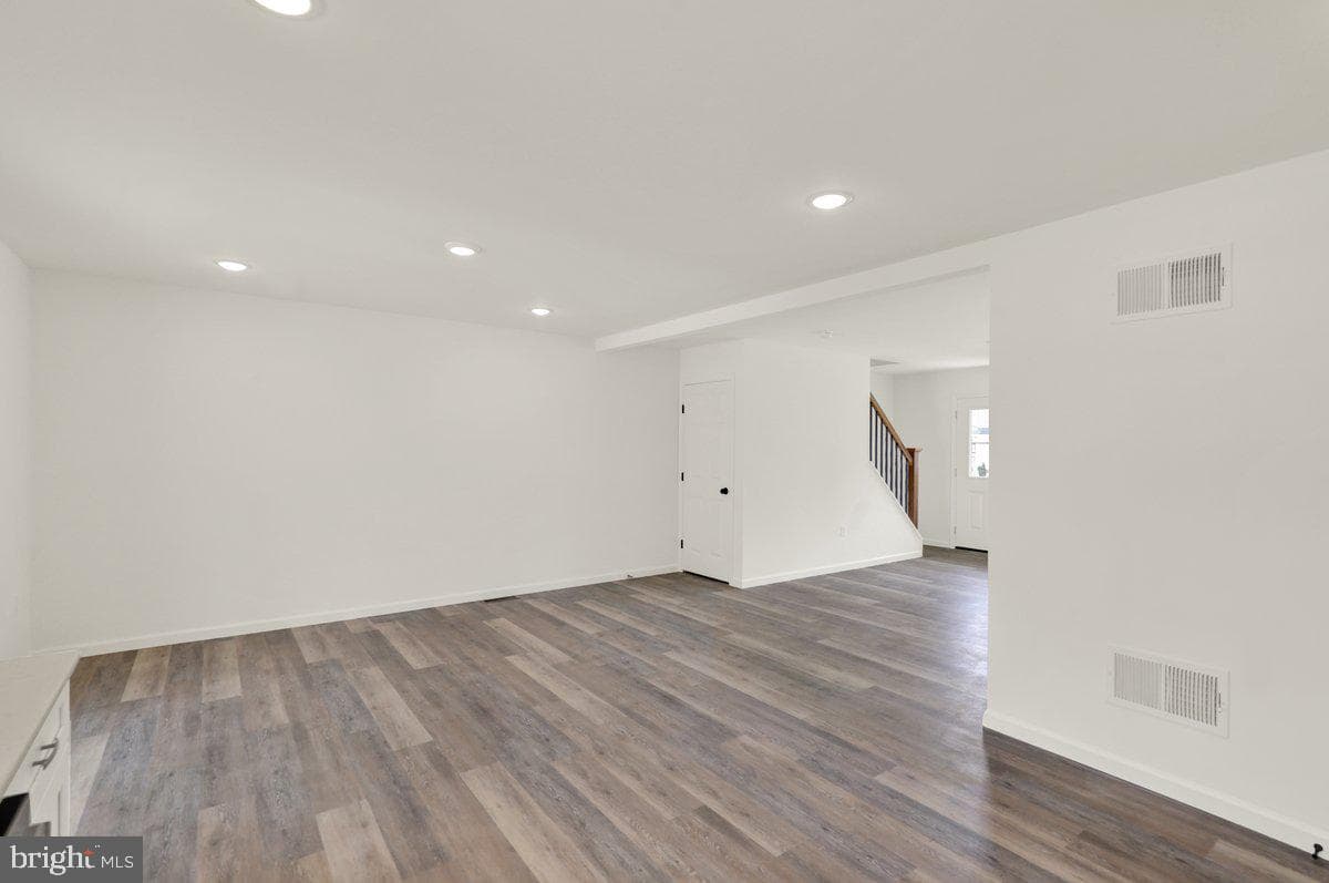 2515 Girard Avenue photo 13