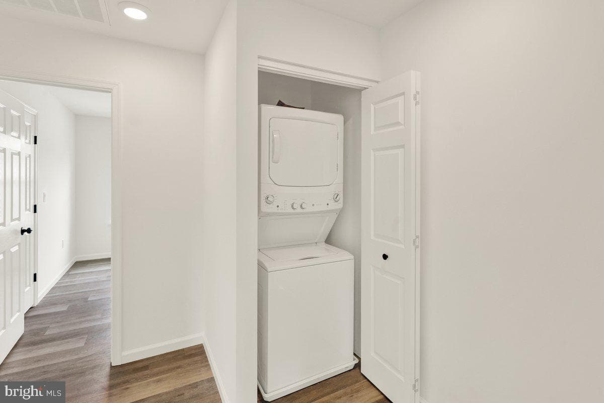 2515 Girard Avenue photo 20