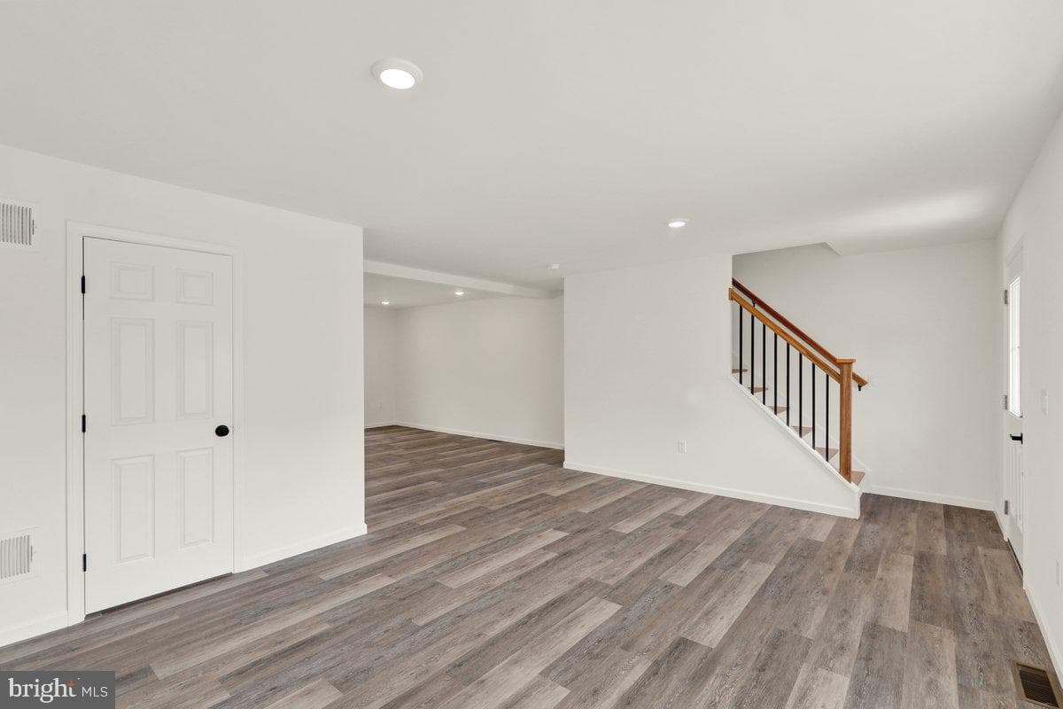 2515 Girard Avenue photo 8
