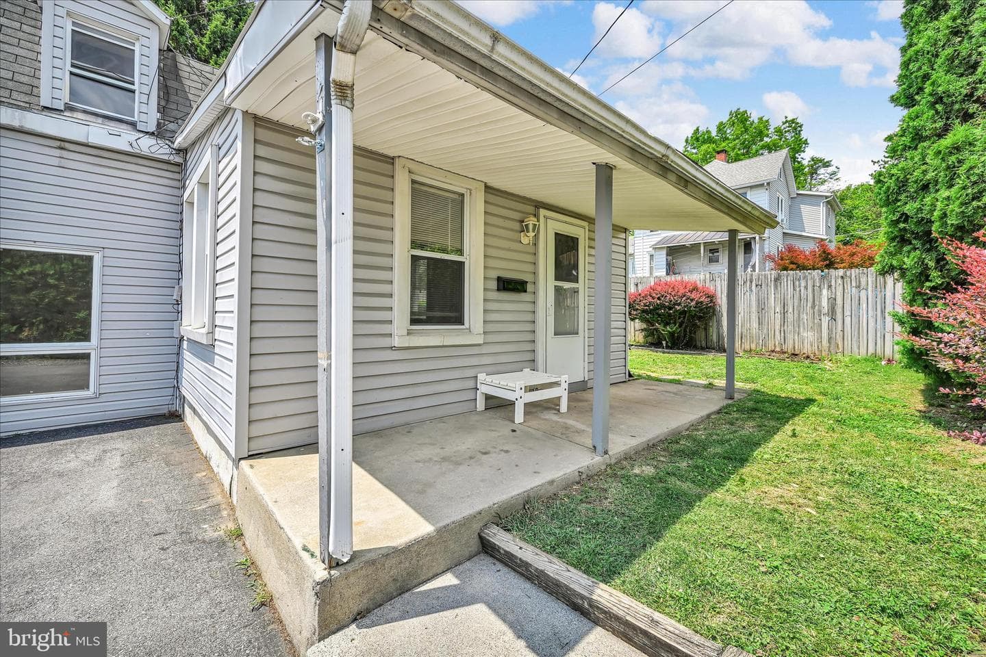 2114 Spring photo 7