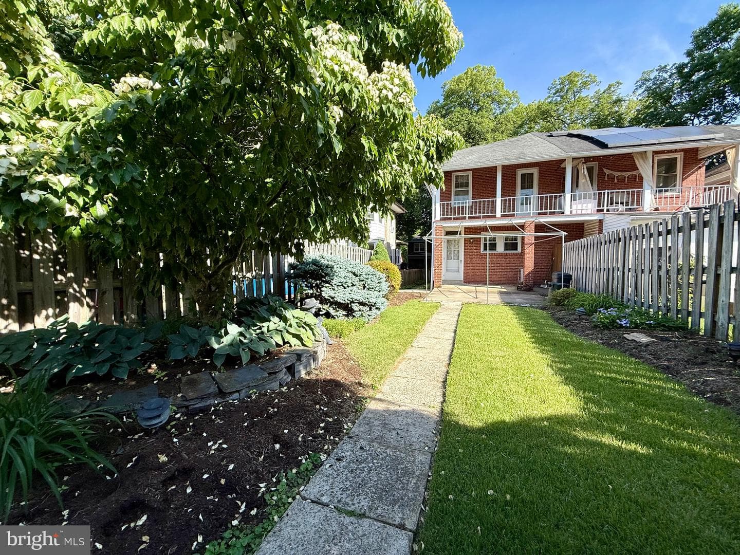 1557 Dauphin Av photo 26