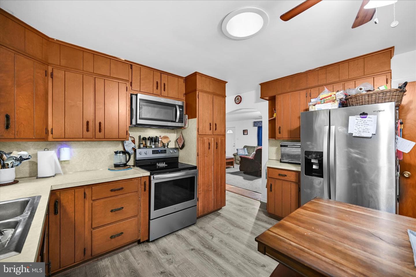 593 Mull Avenue photo 10