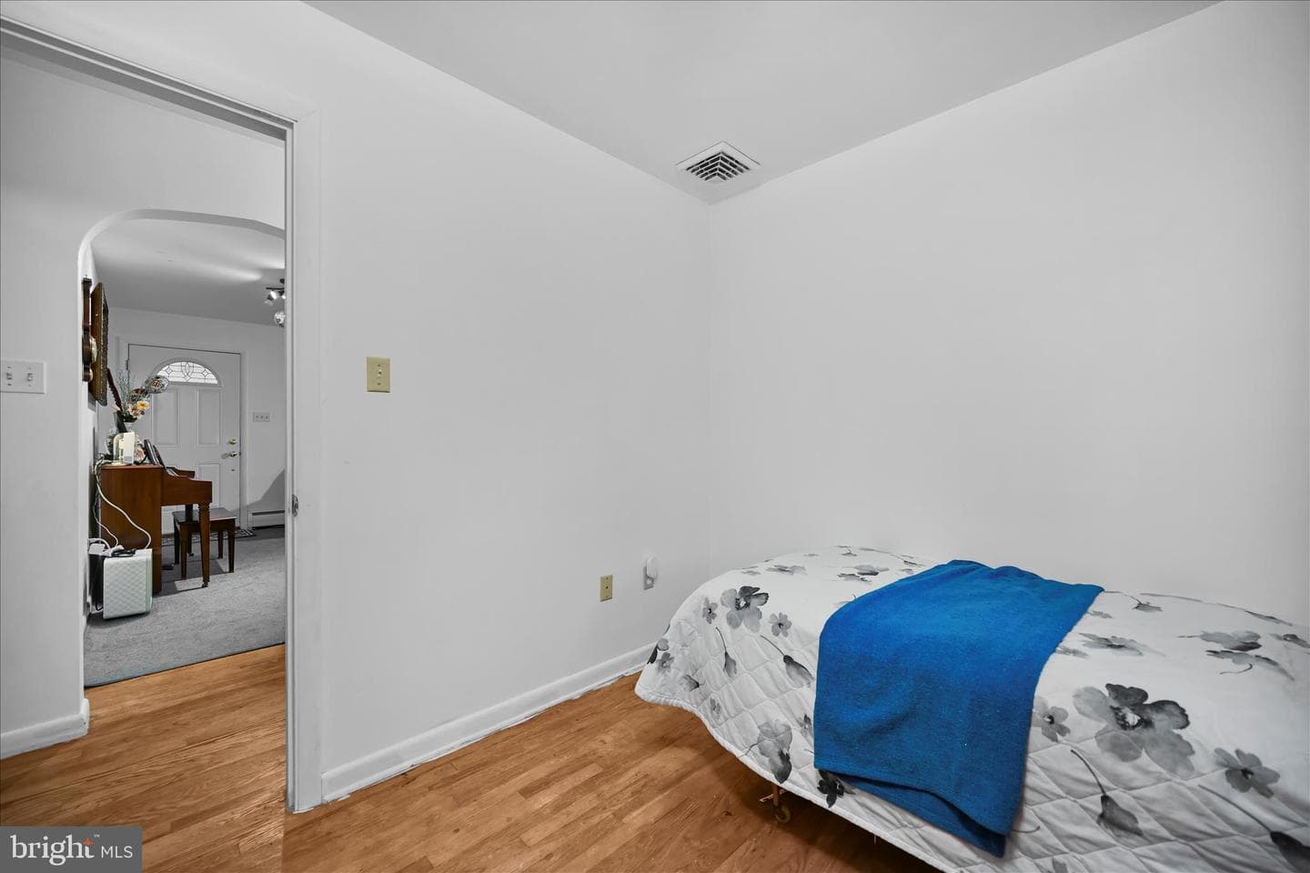593 Mull Avenue photo 17