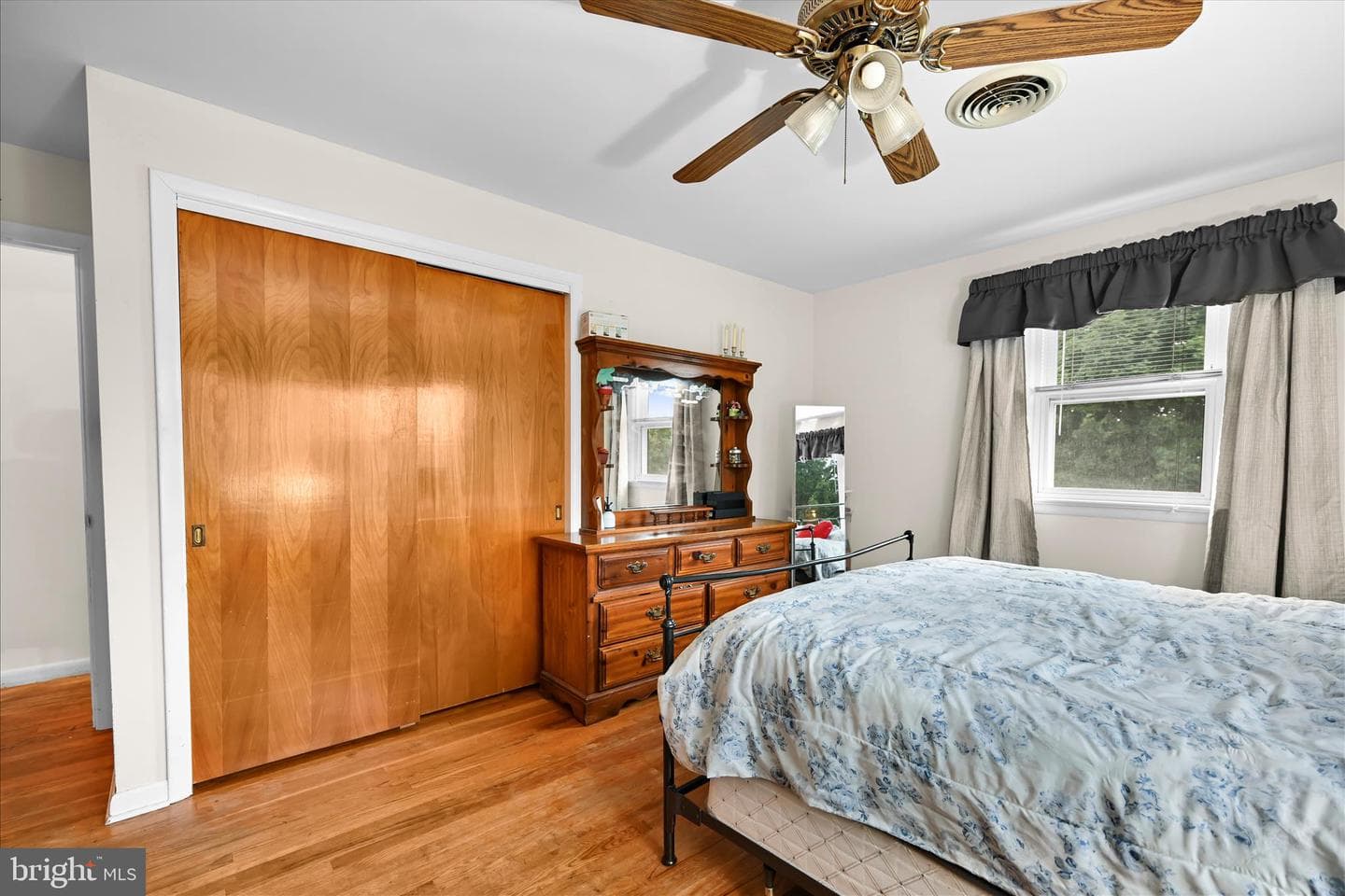 593 Mull Avenue photo 19