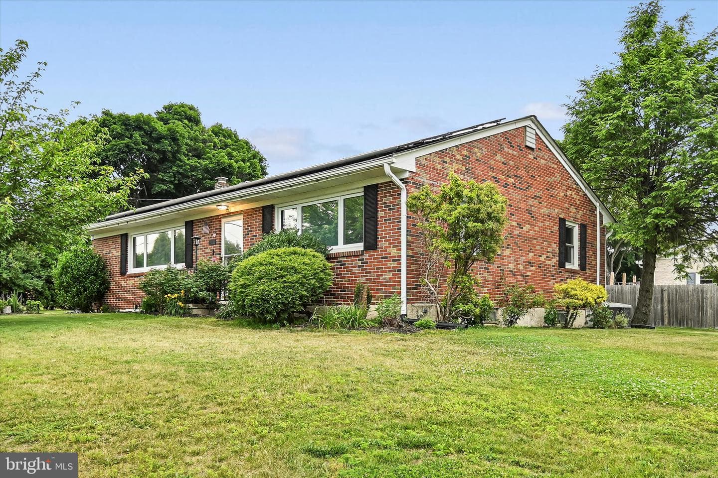 593 Mull Avenue photo 28